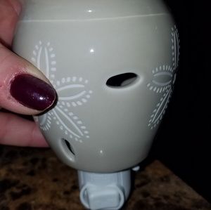 Scentsy Sand Dollar warmer & French Lavender Bar